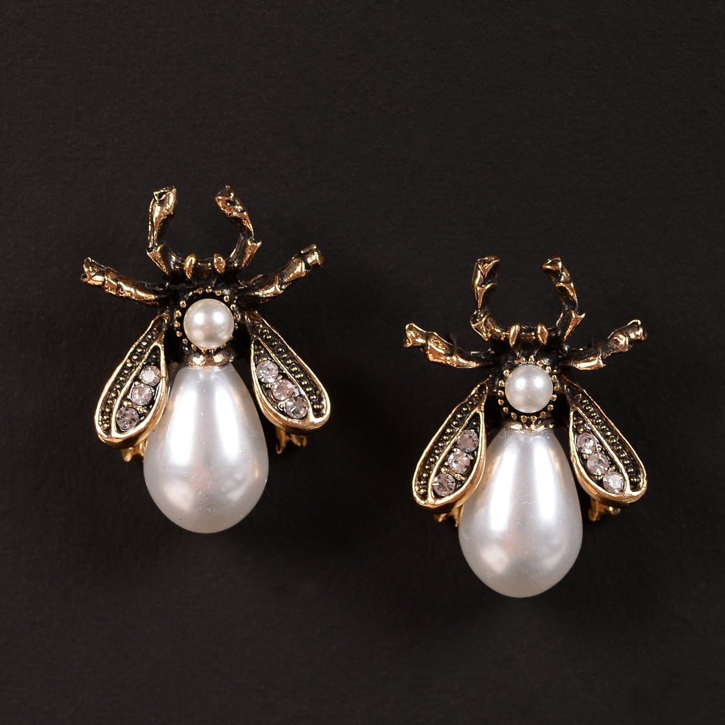 Luna Fly- Pearl stud earrings