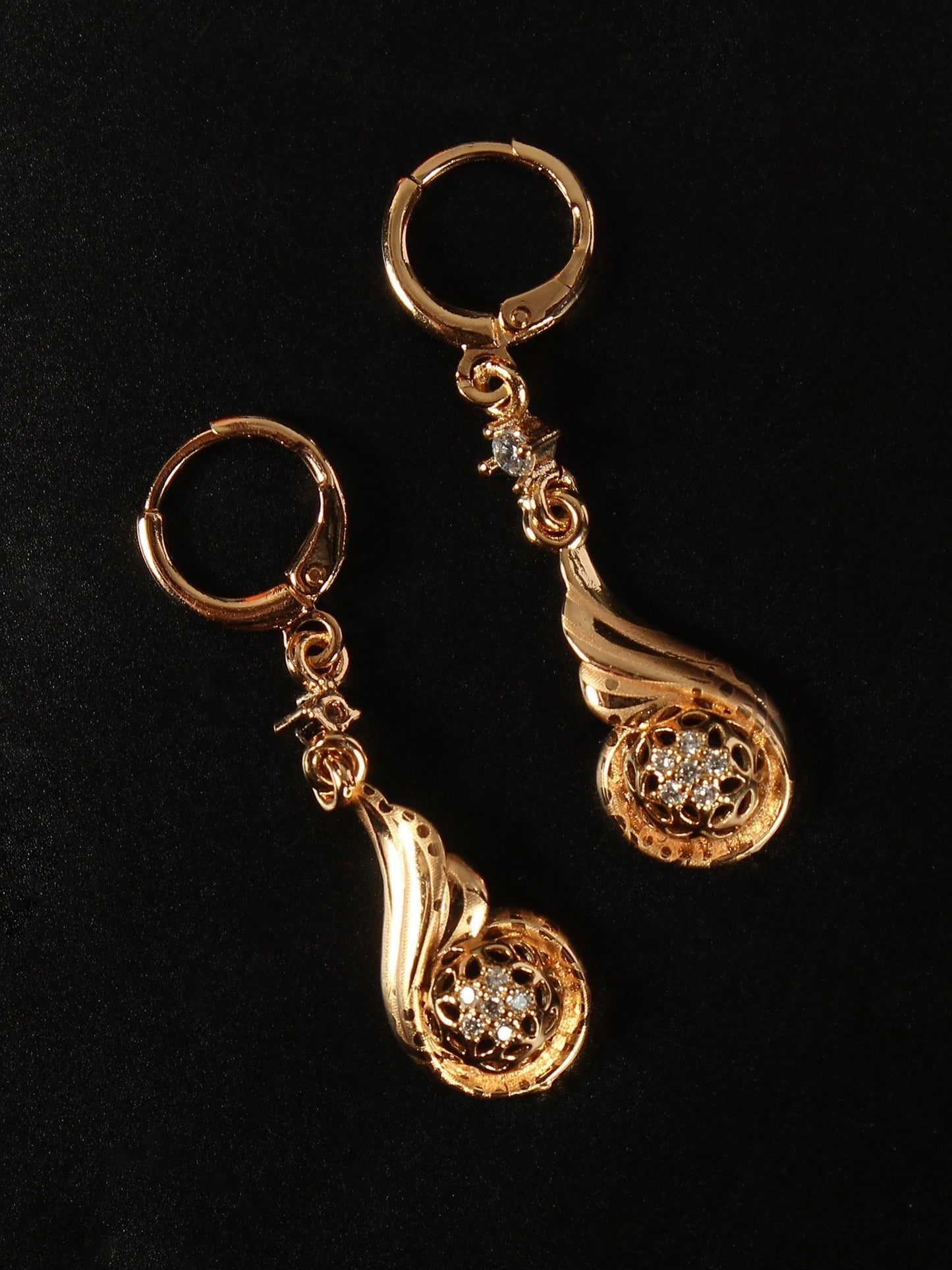Daylisse- Stone Studded Zirconia Dangler Earrings