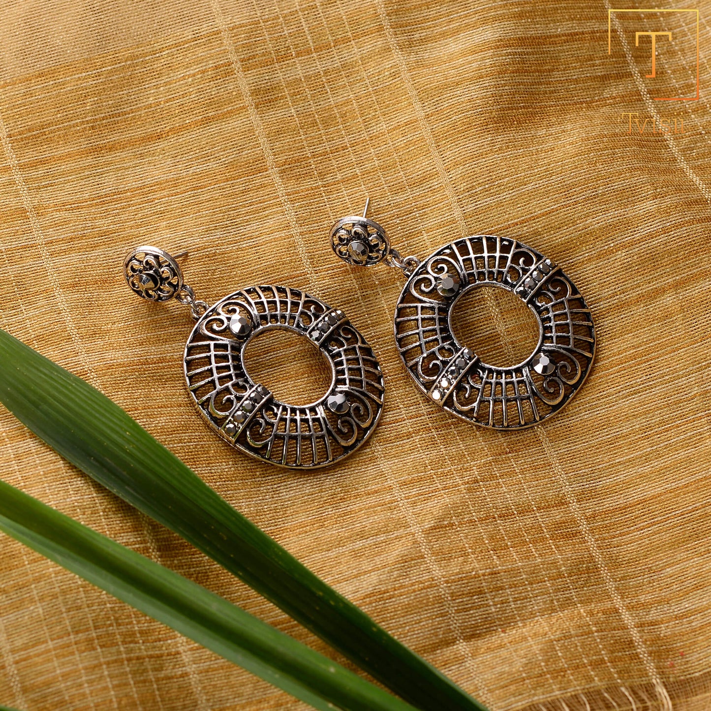 Drifted light- Patterned Dangler earrings