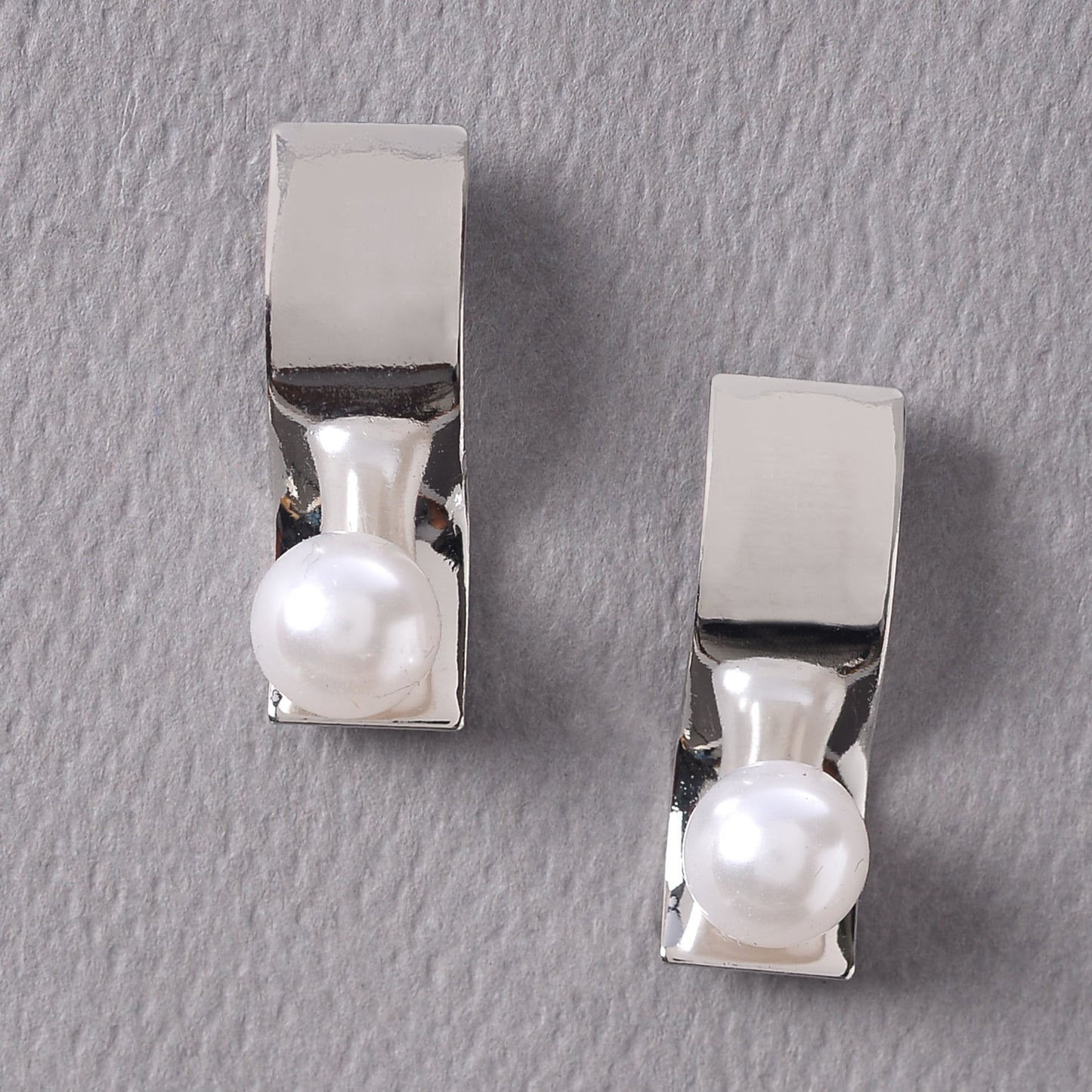Pure pearl- Pearl studded stud earrings