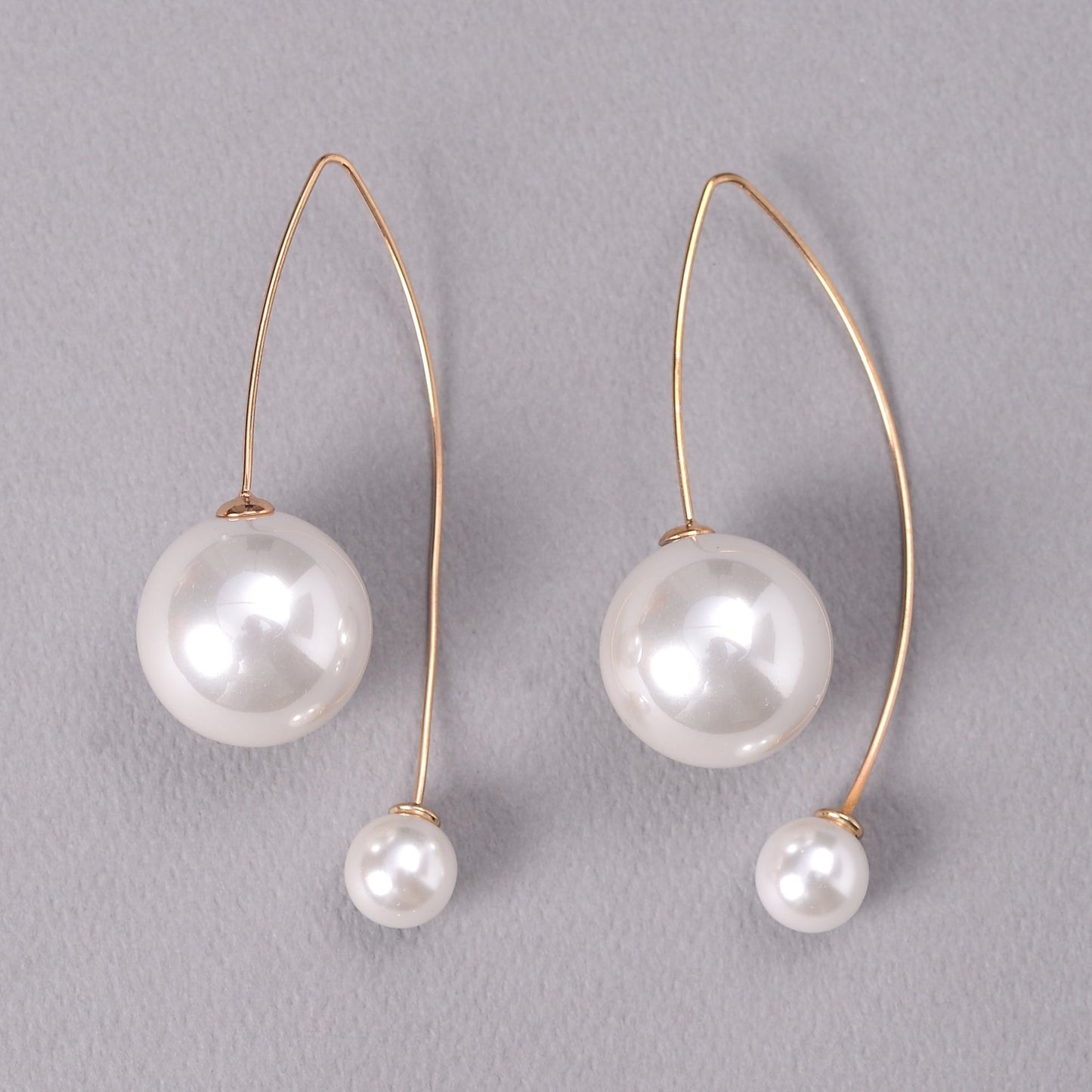 Power Gleam- Pearl Stud Earreings