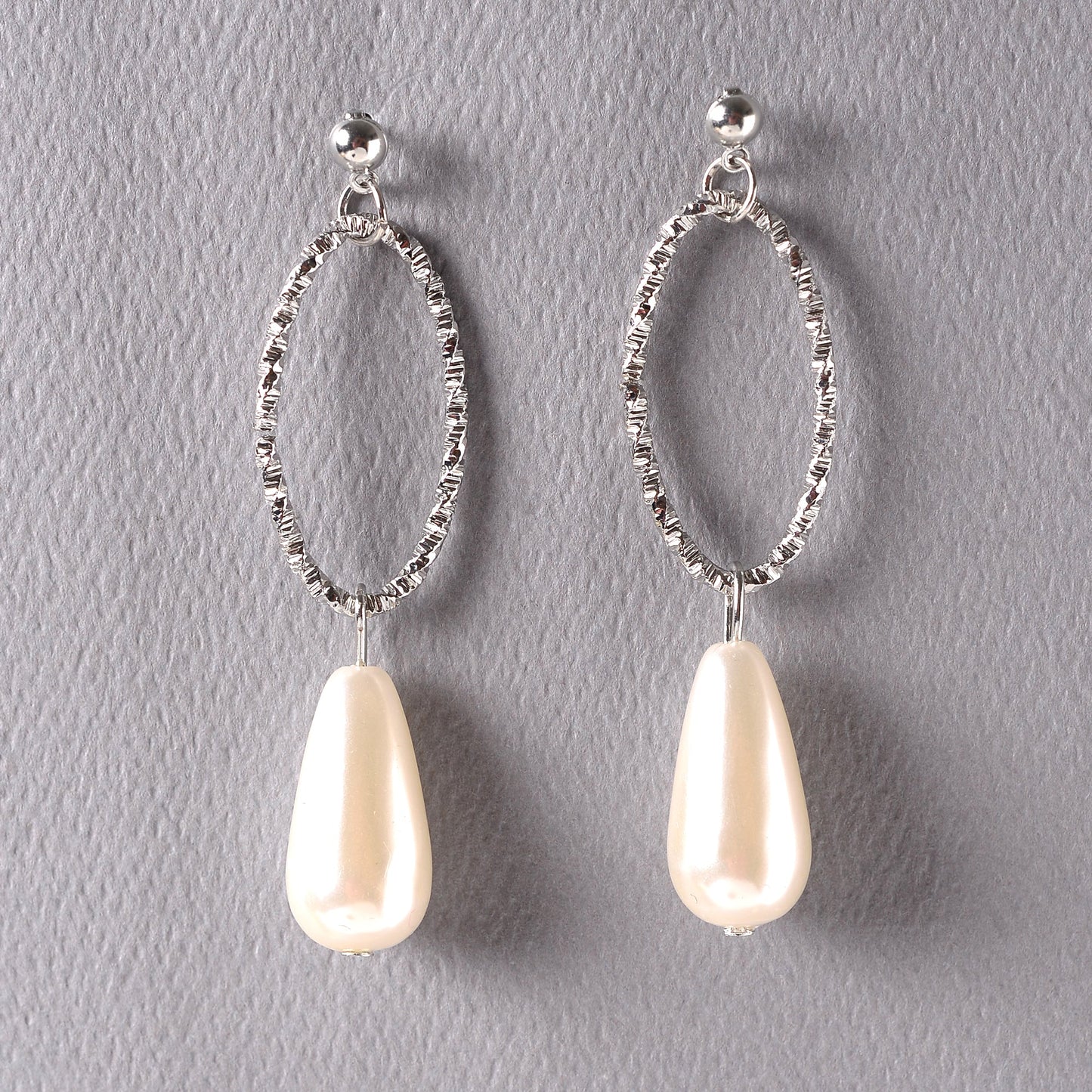 Pop Shapes- Ganging Pearl Dangler earrings