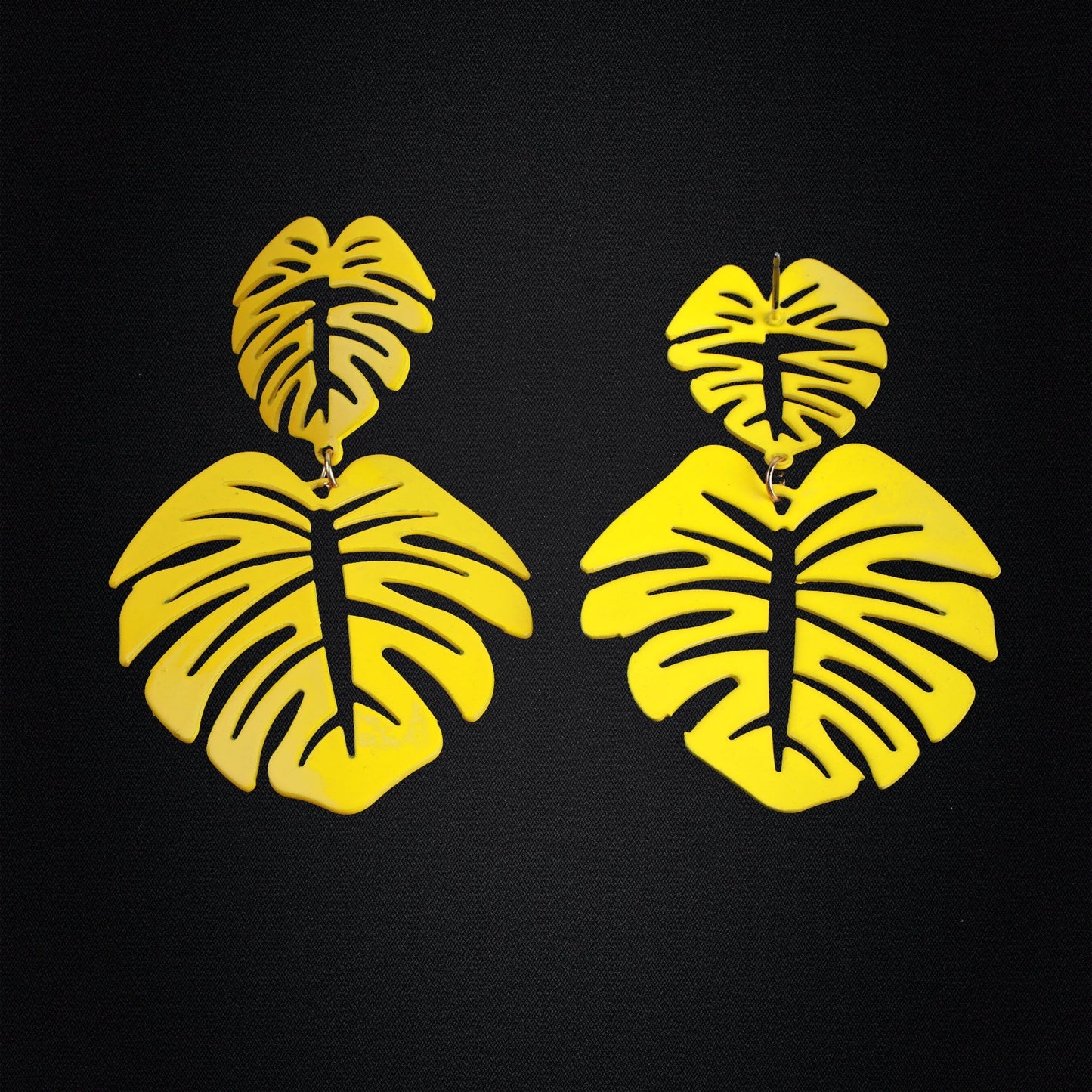 Palm Glam- Lead shaped dangler Earrings