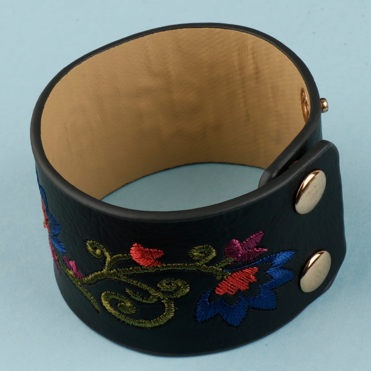 Grain Flow- Statement Leather bracelet
