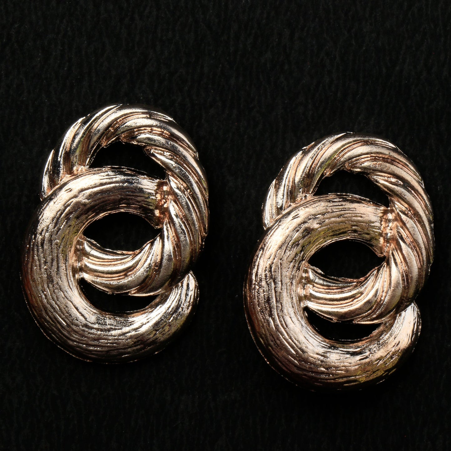 Loop Locked- loop Stud earrings