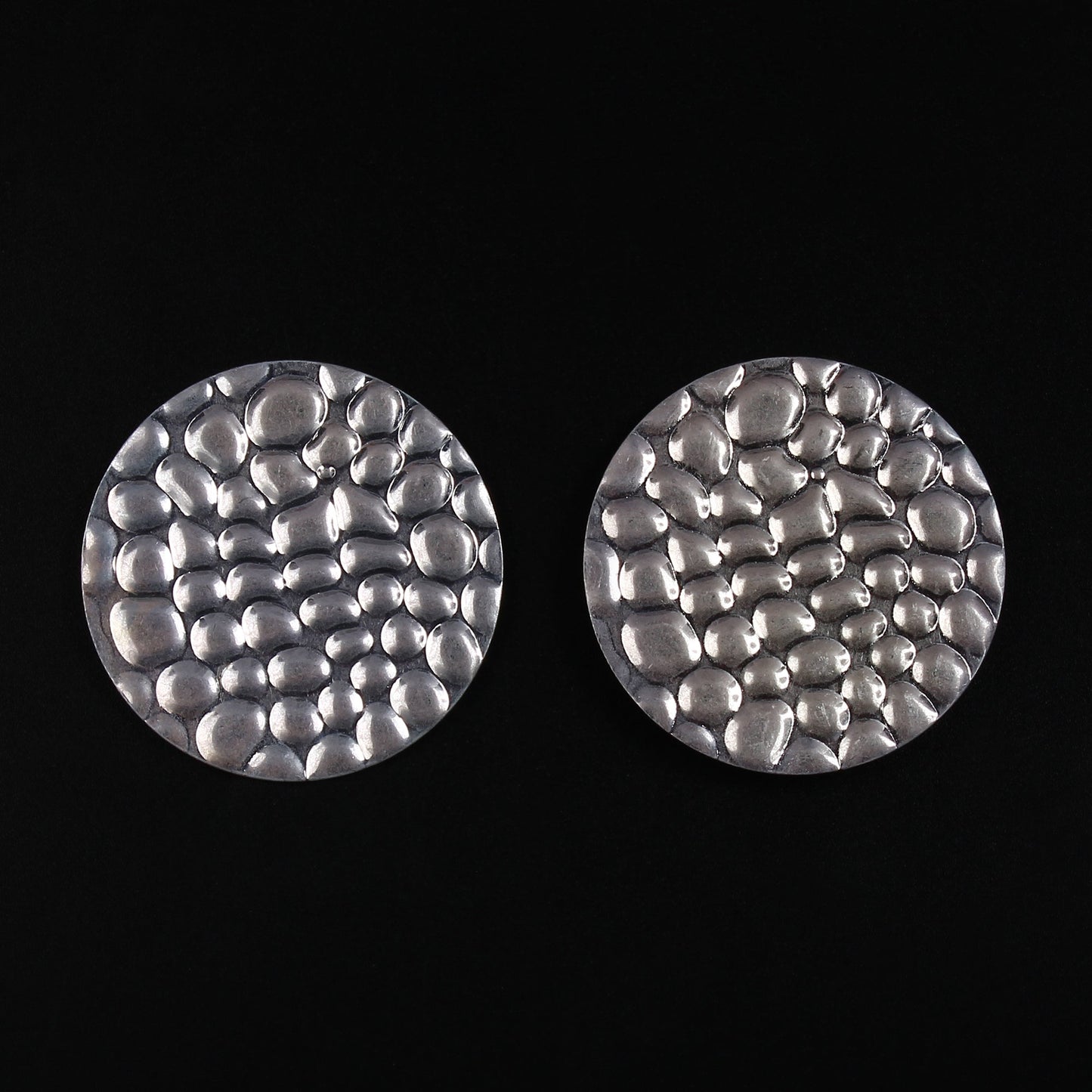 Dew Pebble- Silver stud earrings