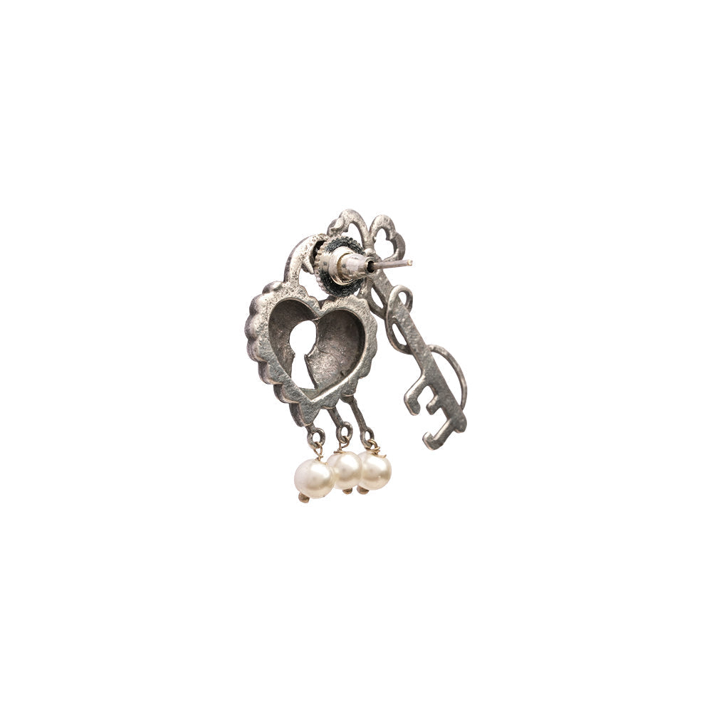 Kunjika- Silver Brass Oxidised Stud Earrings(Black)
