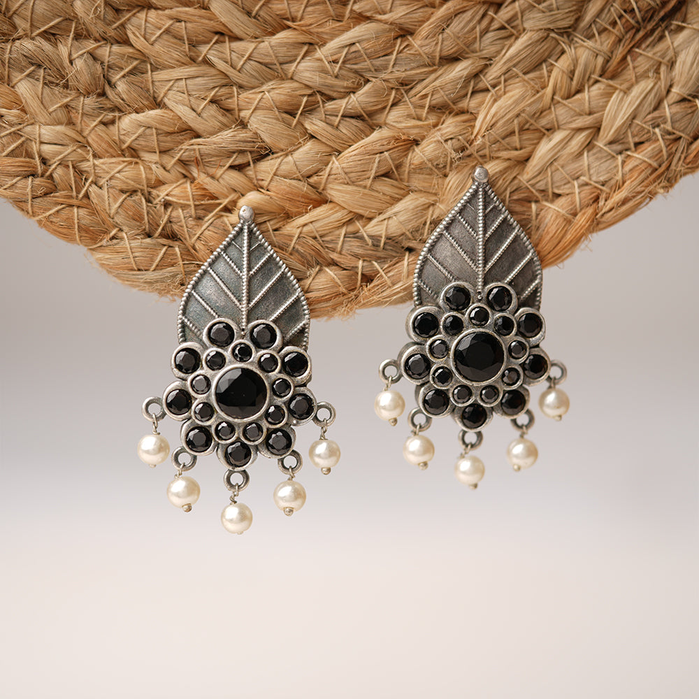 PatraPushp- Silver Brass Pearl Stud Earrings(Black)