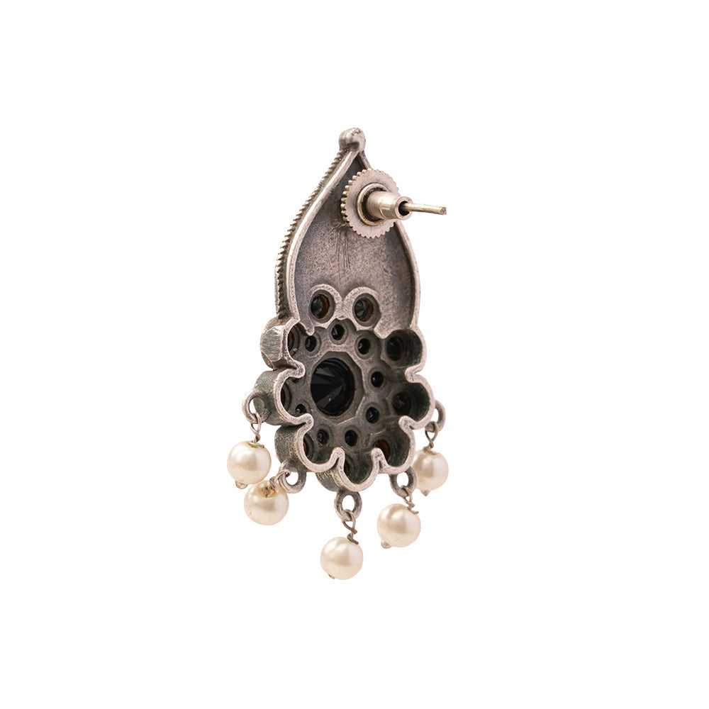 PatraPushp- Silver Brass Pearl Stud Earrings(Black)