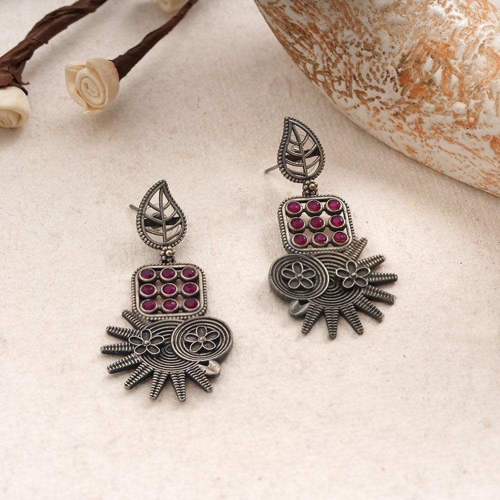 Pallavi – Silver Brass Oxidised Dangler Earrings ( Red )