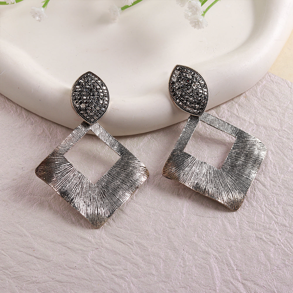 Misty Leaf- Metallic Dangler earrings