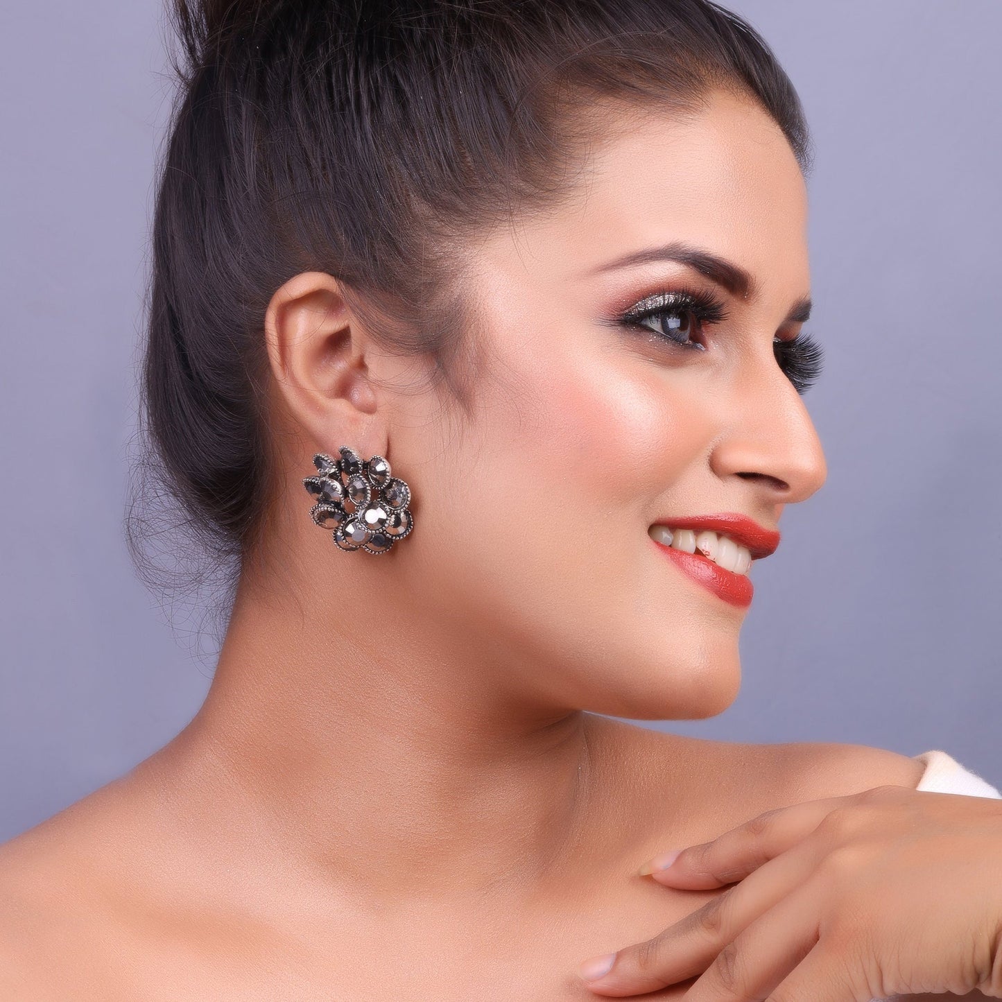 Glow Edit- Stone studded stud earrings
