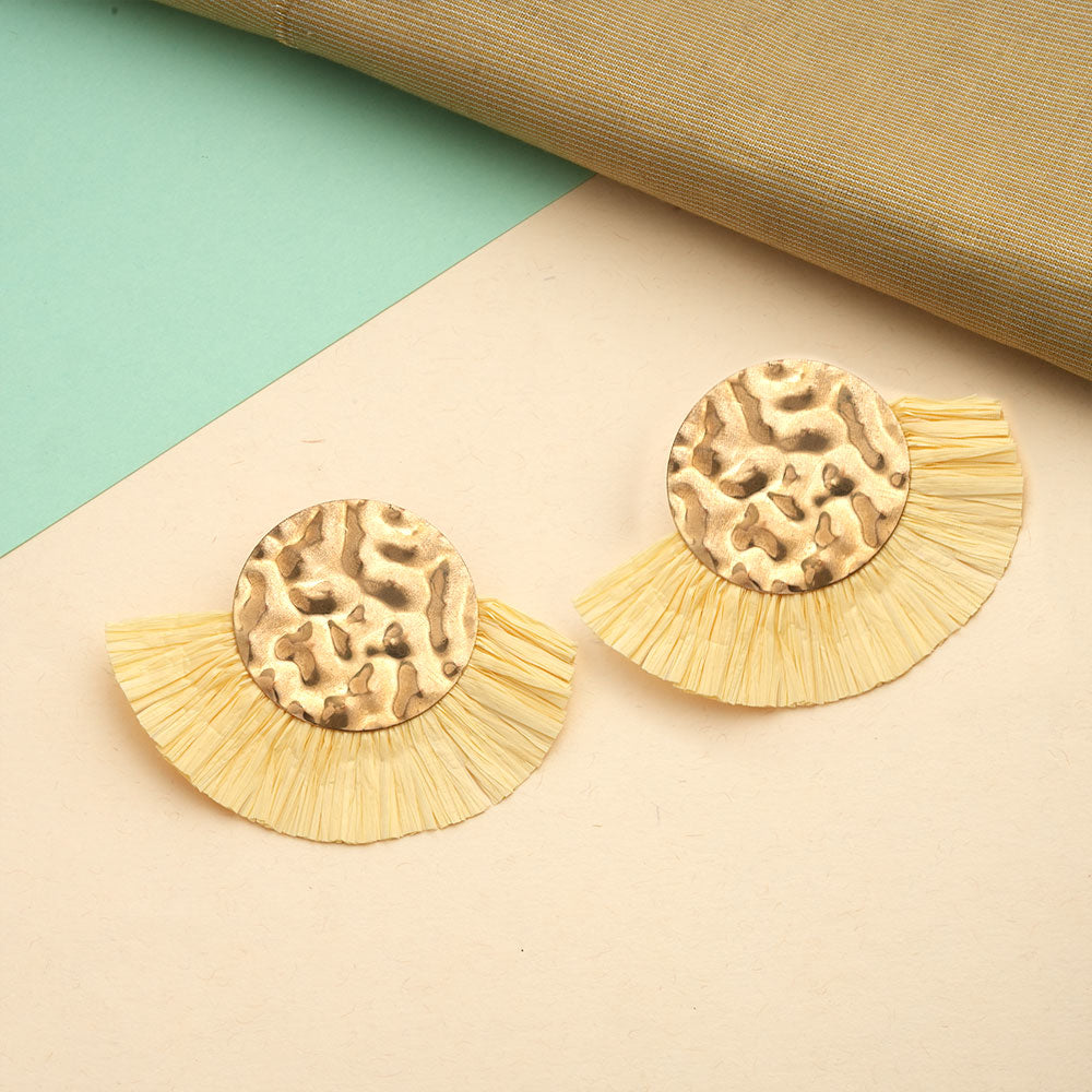 Standed sleek- Golden metal stud earrings