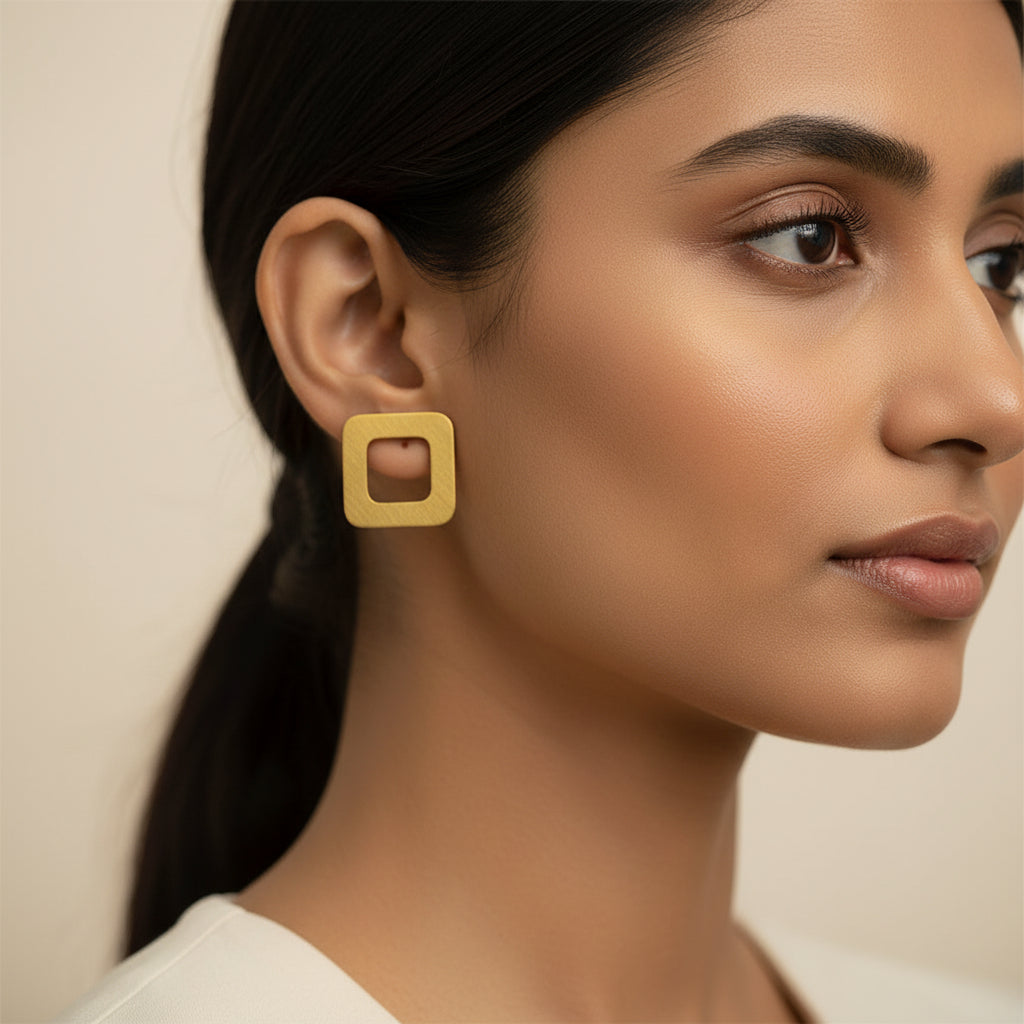 QuadGold- Golden stud earrings