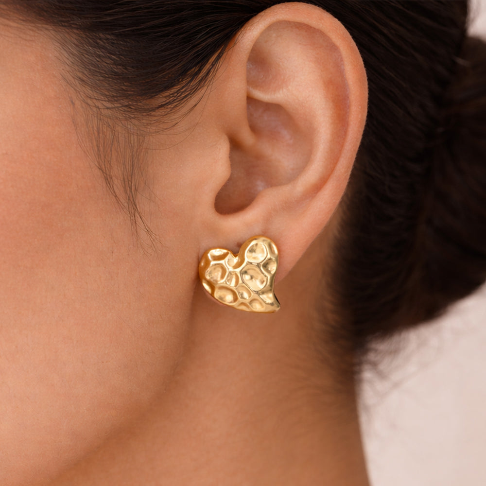 Pure Heartform- Golden Stud Earrings