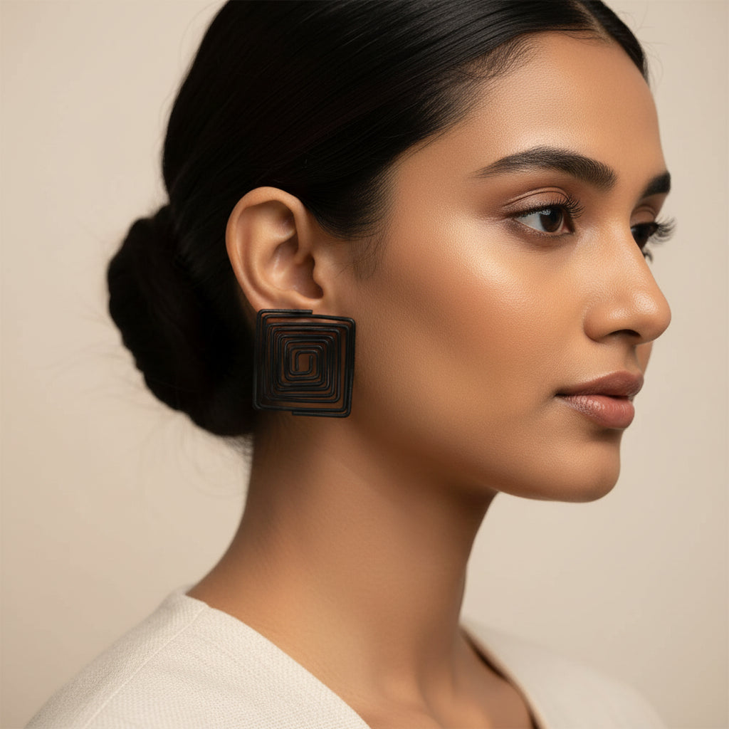 Swirly shine- Swirly stud earrings