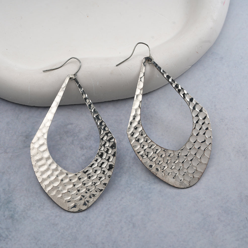 Grace Shine- Metallic silver dangler earrings