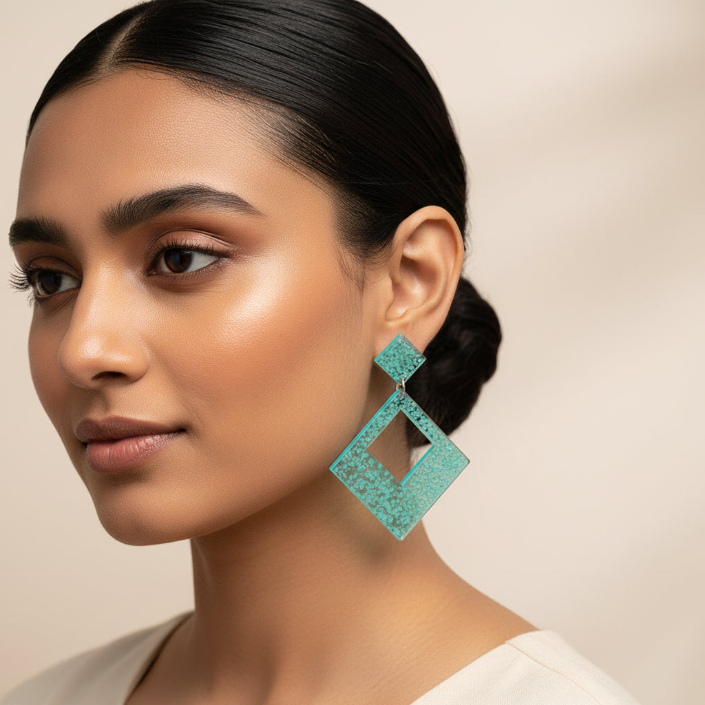 Soft Horizon- Geomatrical Dangler earrings