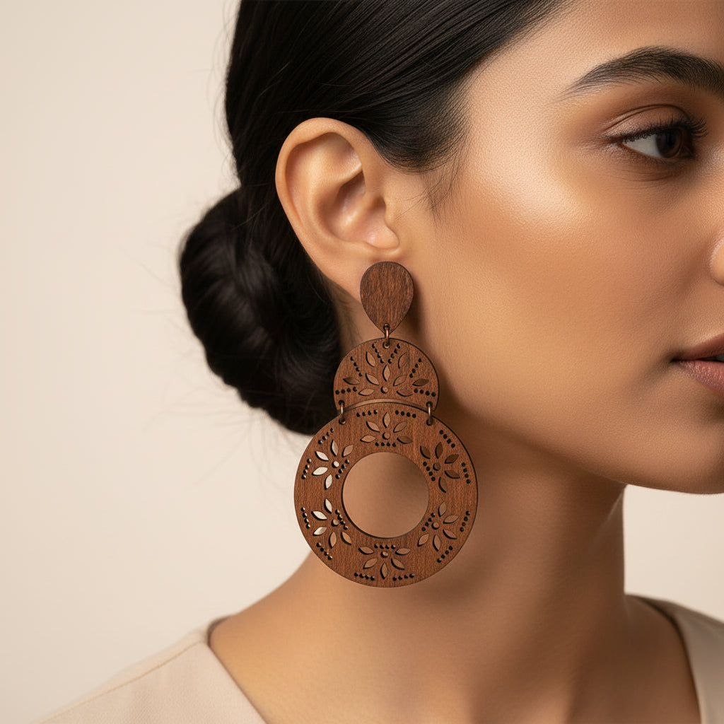 Circular seam- Carved daangler earrings