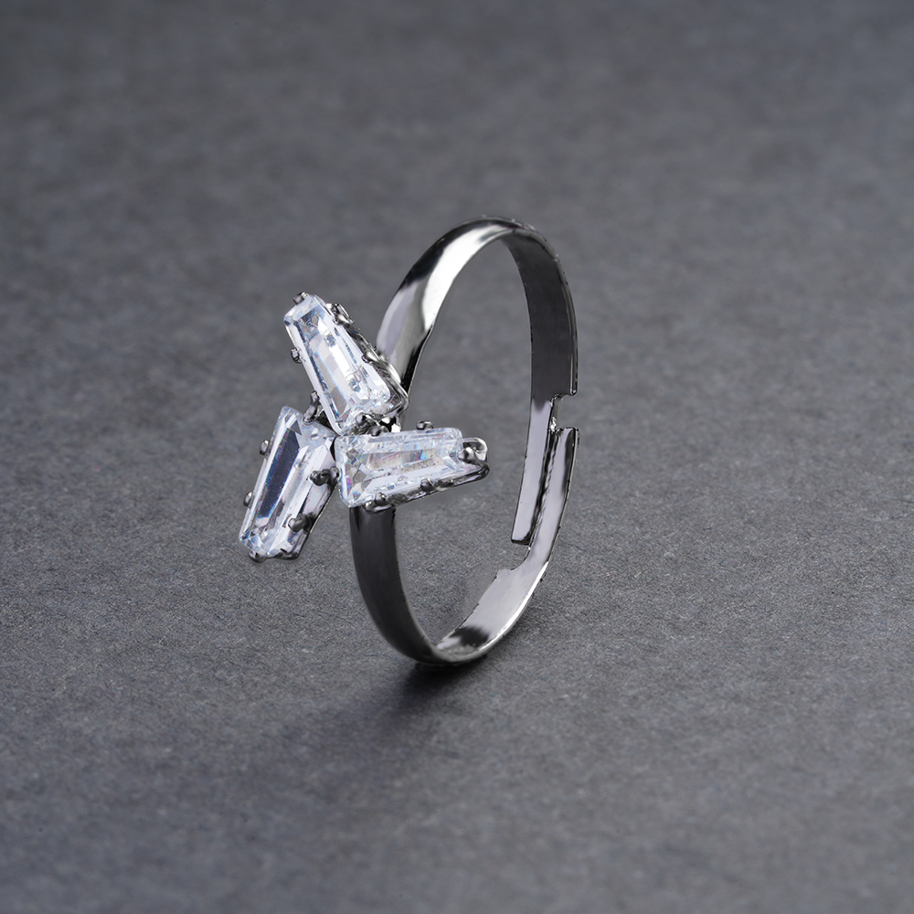 Vesperelle- Stone studded Blackmetal Star Fancy Rings