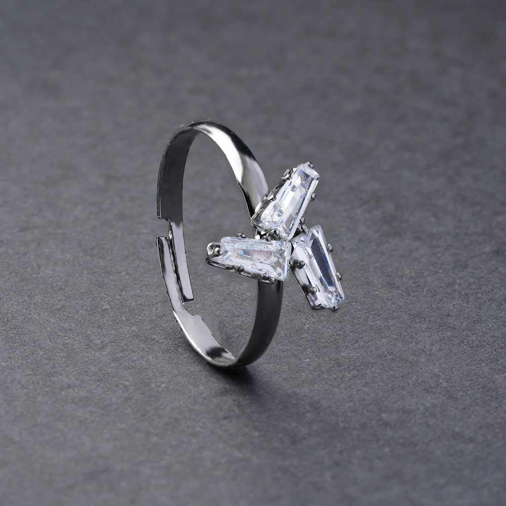 Vesperelle- Stone studded Blackmetal Star Fancy Rings