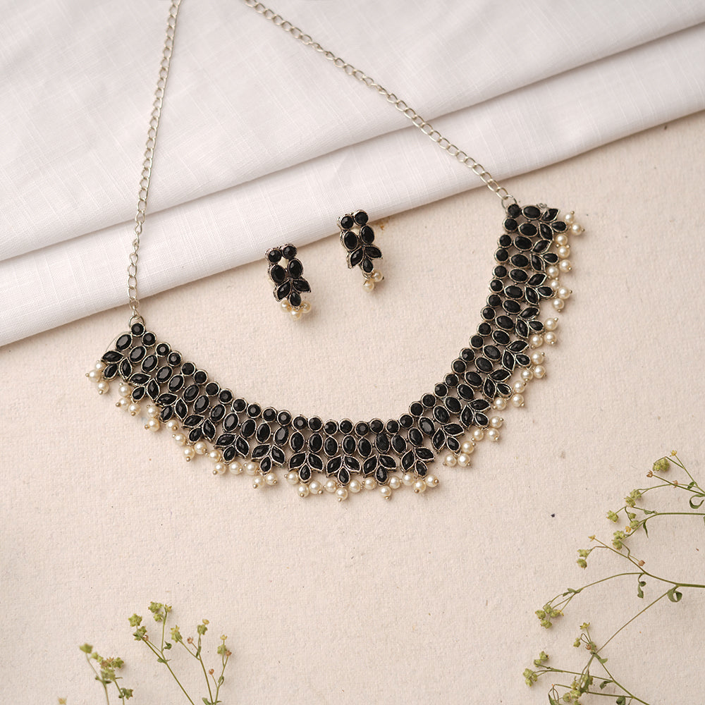 Sharanya – Stone-Studded Brass Necklace Set