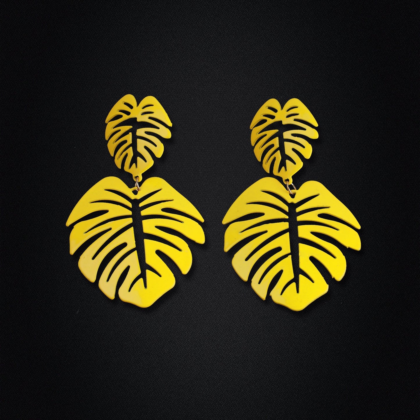 Palm Glam- Lead shaped dangler Earrings