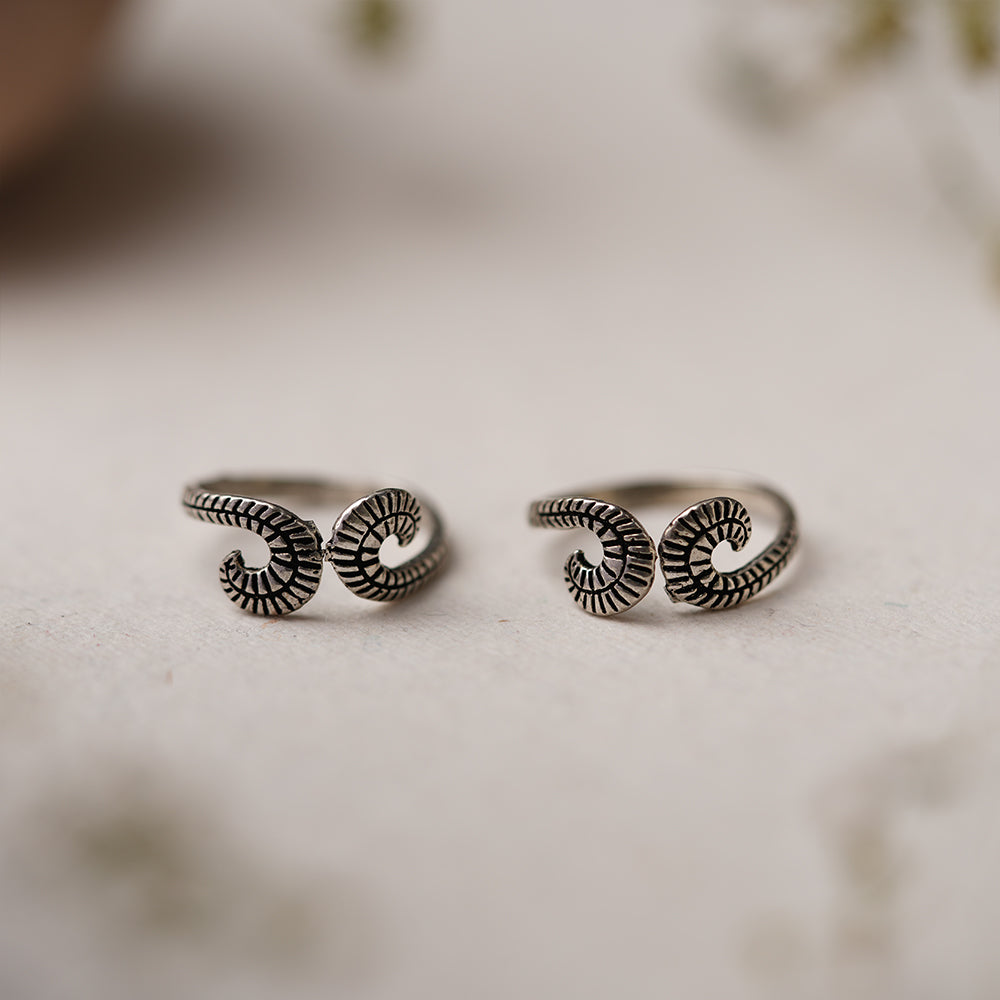 Taruni- Oxidised Brass Toe Ring
