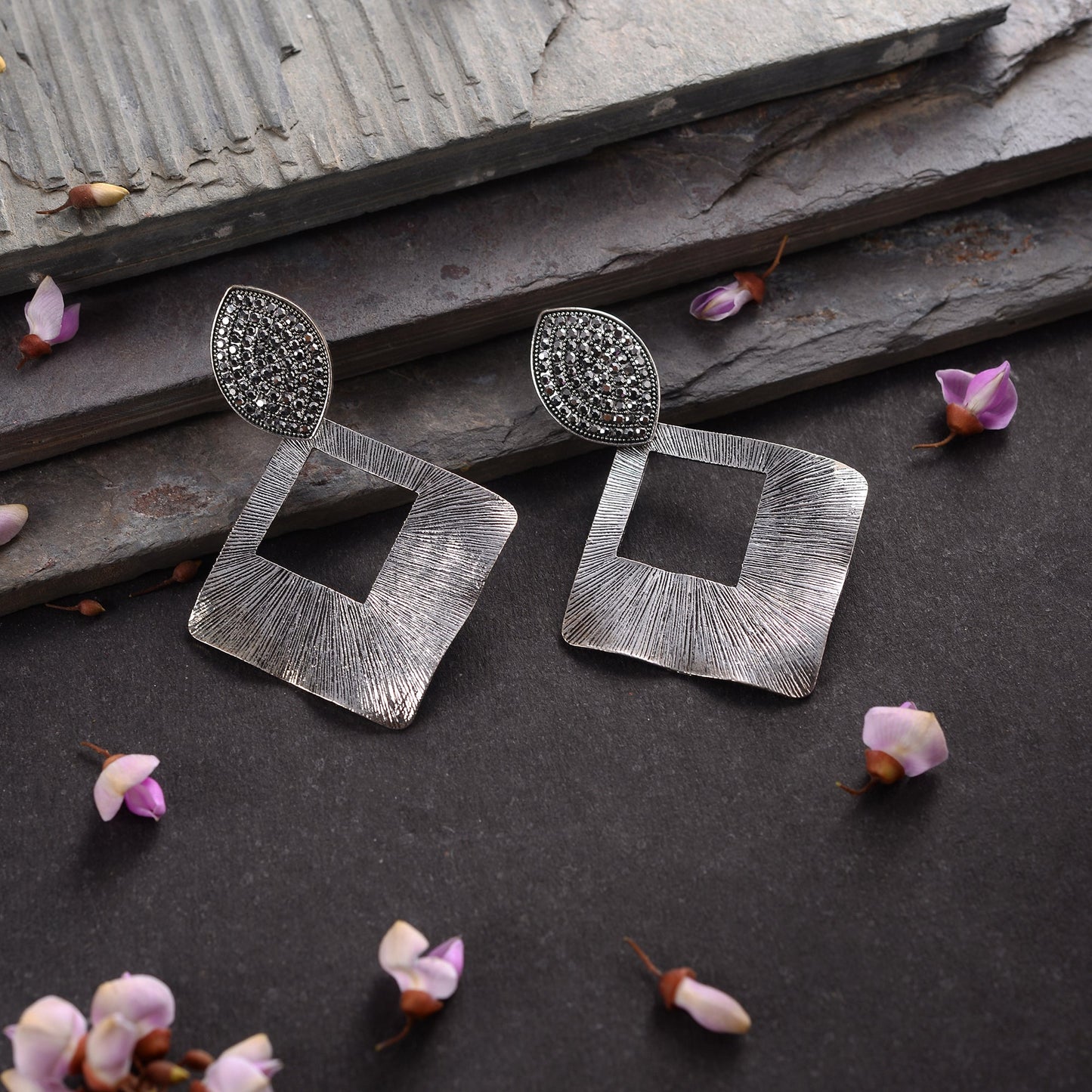 Misty Leaf- Metallic Dangler earrings