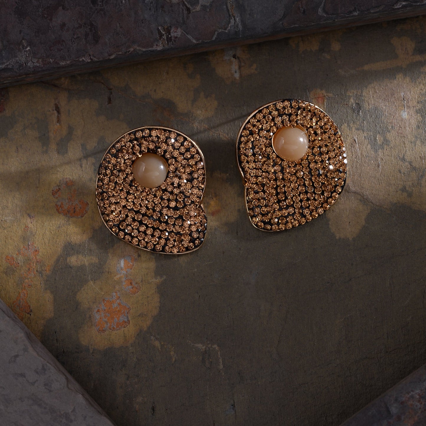 Shine Verse- Stone studded stud earrings