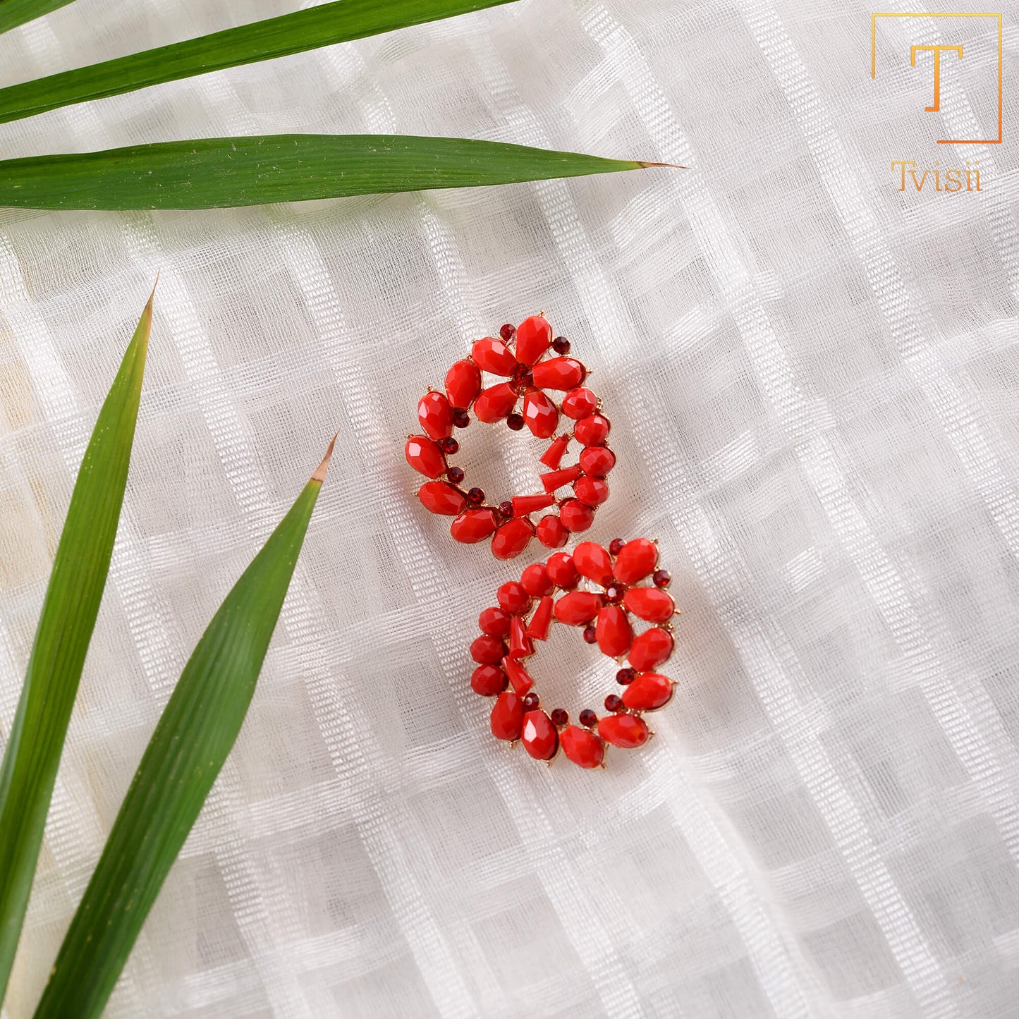 Refined Gleam- Stone studded stud earrings