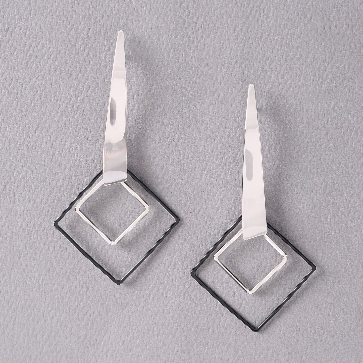 Diva Diamond- Dangler earrings