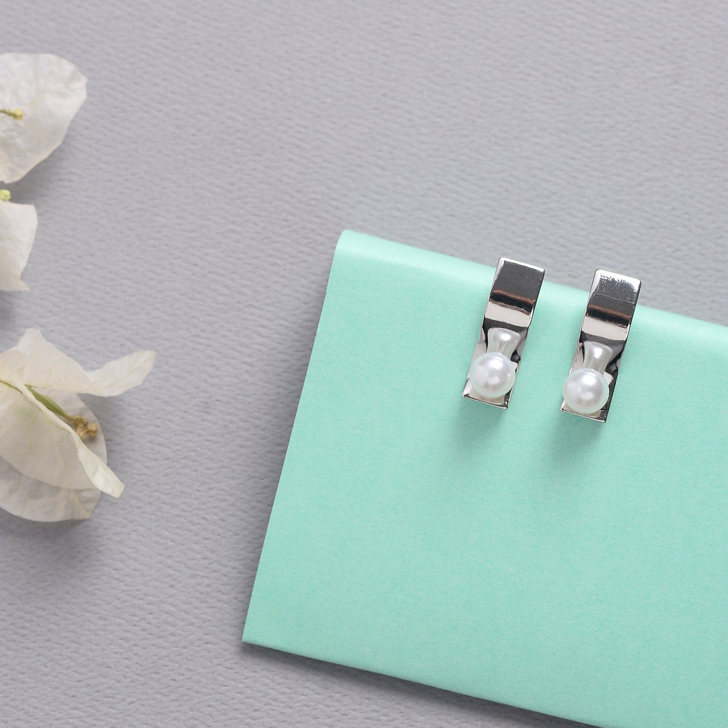 Pure pearl- Pearl studded stud earrings