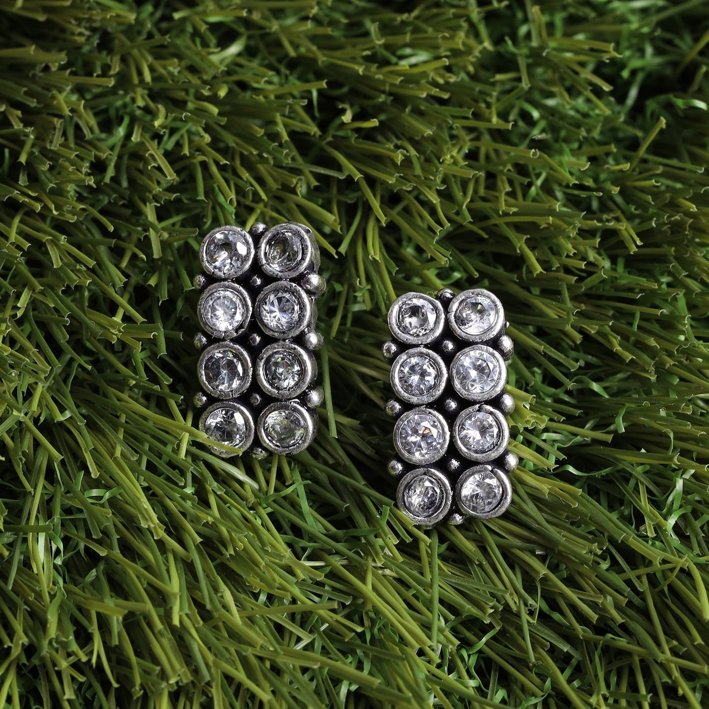 Roshni- Silver Brass Kundan Studded Stud Earrings