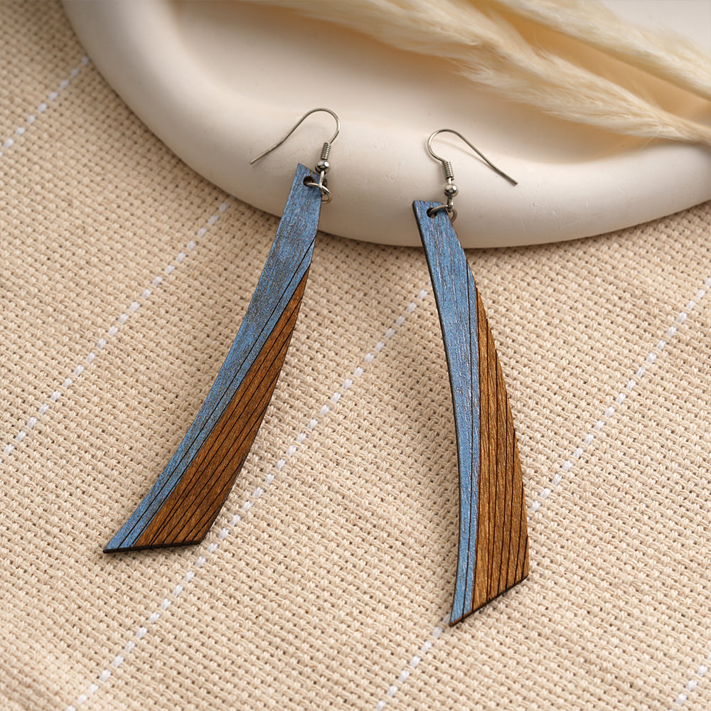 Lusture piece- Shiy dangler earrings