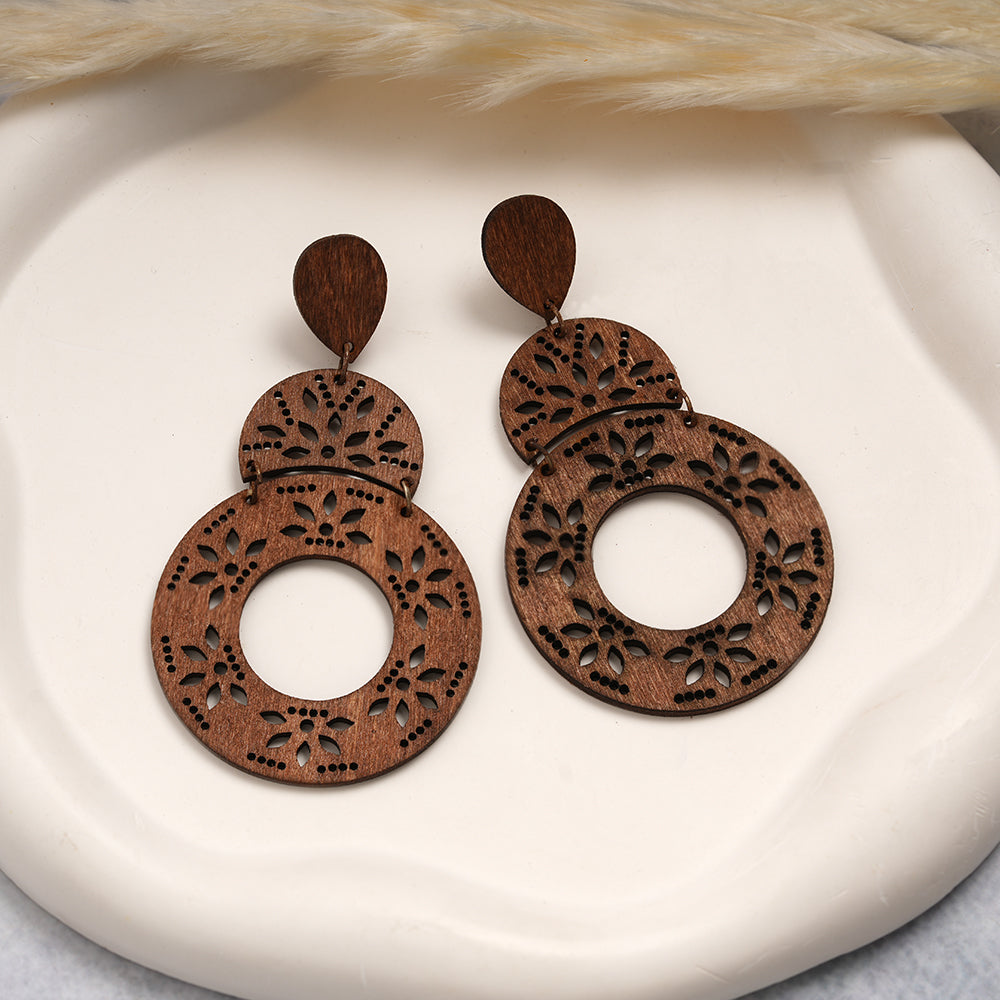 Circular seam- Carved daangler earrings