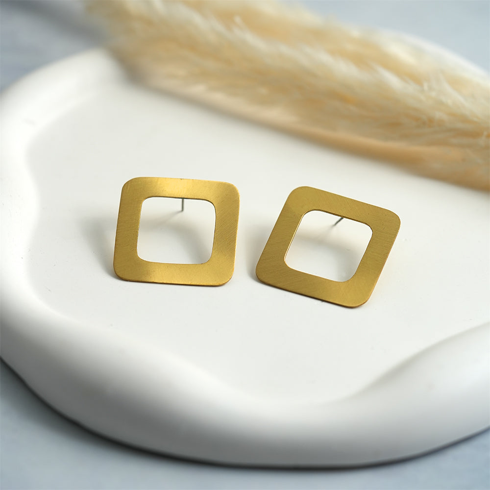 QuadGold- Golden stud earrings