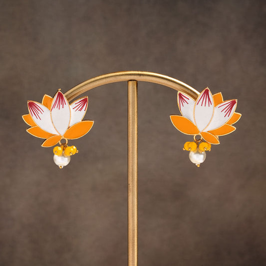 Kiyona – Hanging Pearl Stud Earrings