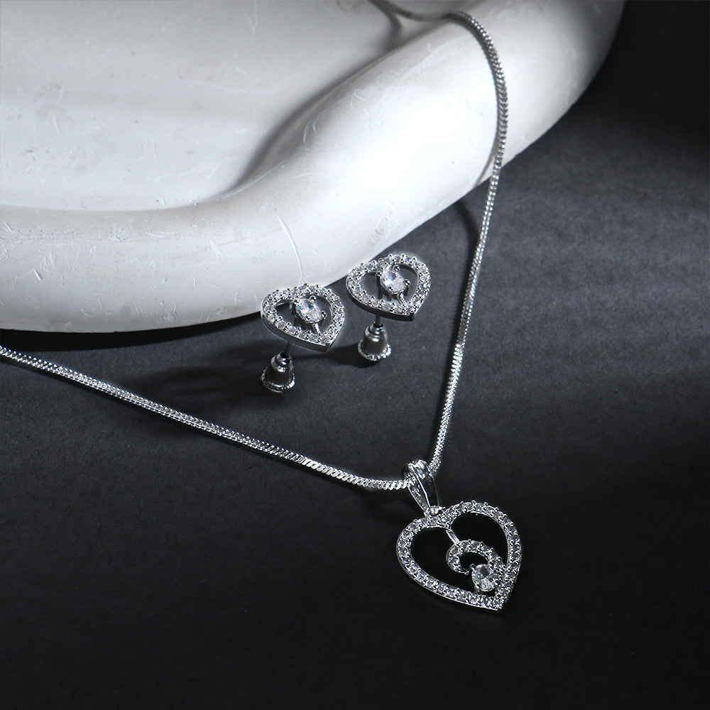 Solune- Stone studded neckpiece set