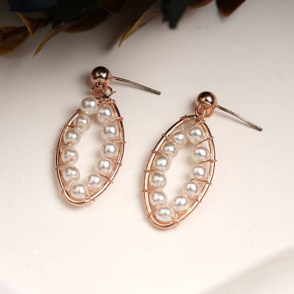 Golden Weave- Golden framed pearly dangler earrings