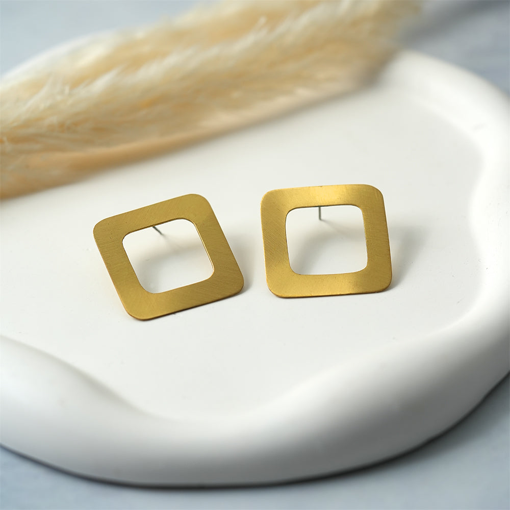 QuadGold- Golden stud earrings