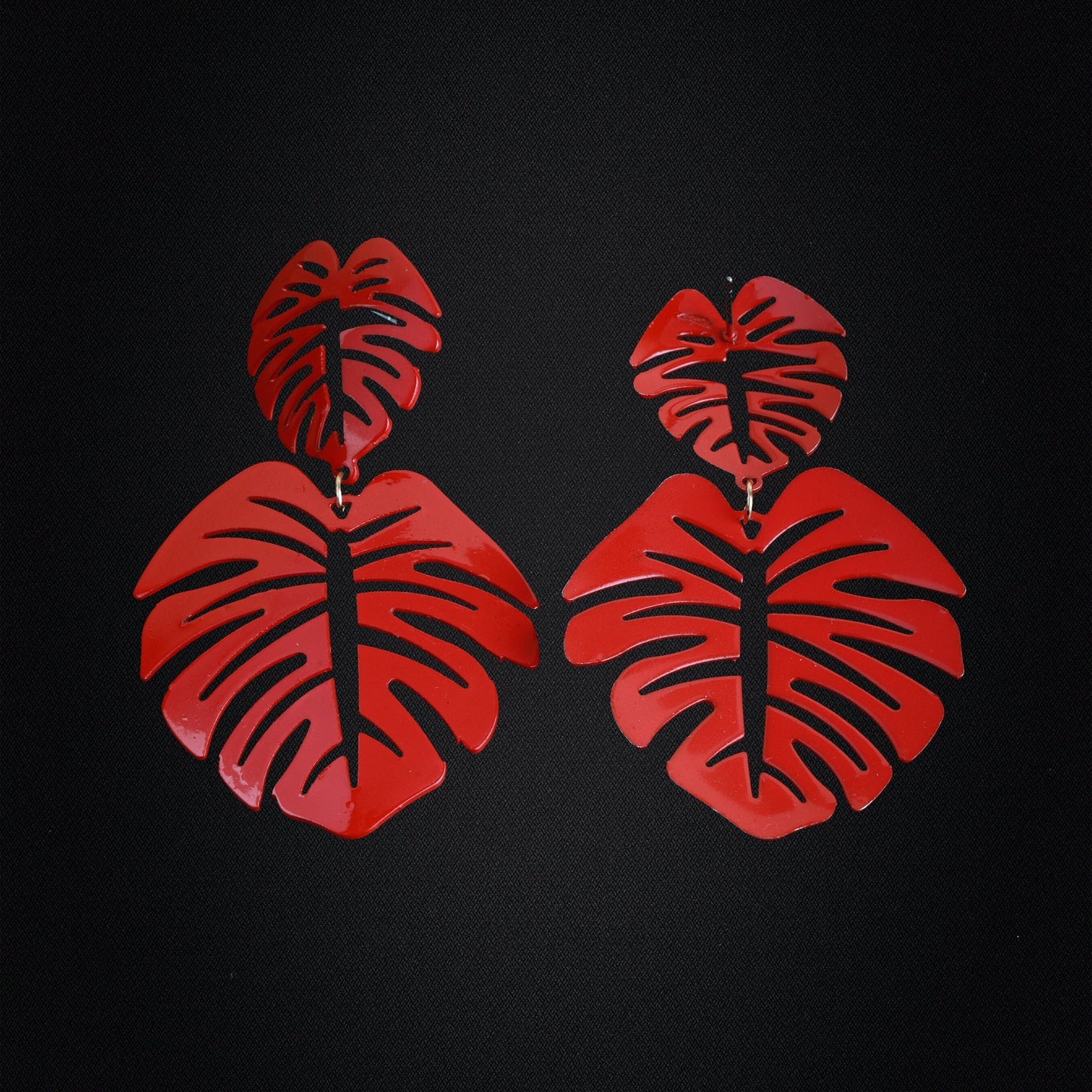 Palm Glam- Lead shaped dangler Earrings