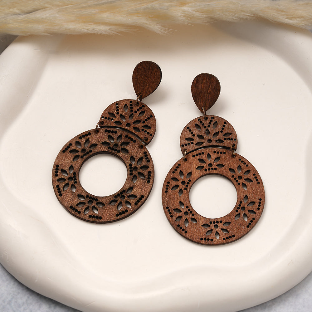 Circular seam- Carved daangler earrings