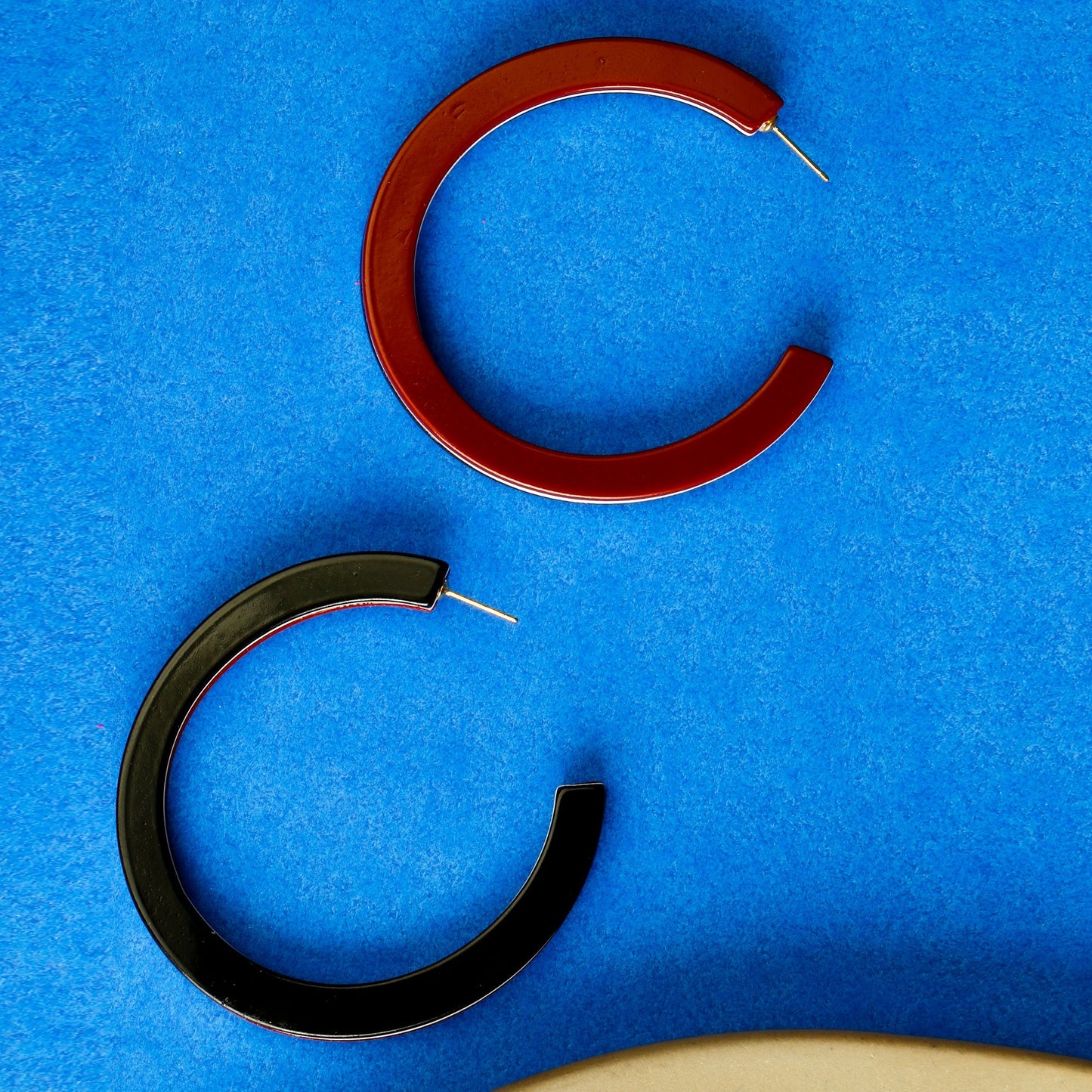 Pop Thread- Shiny Hoop Earrings