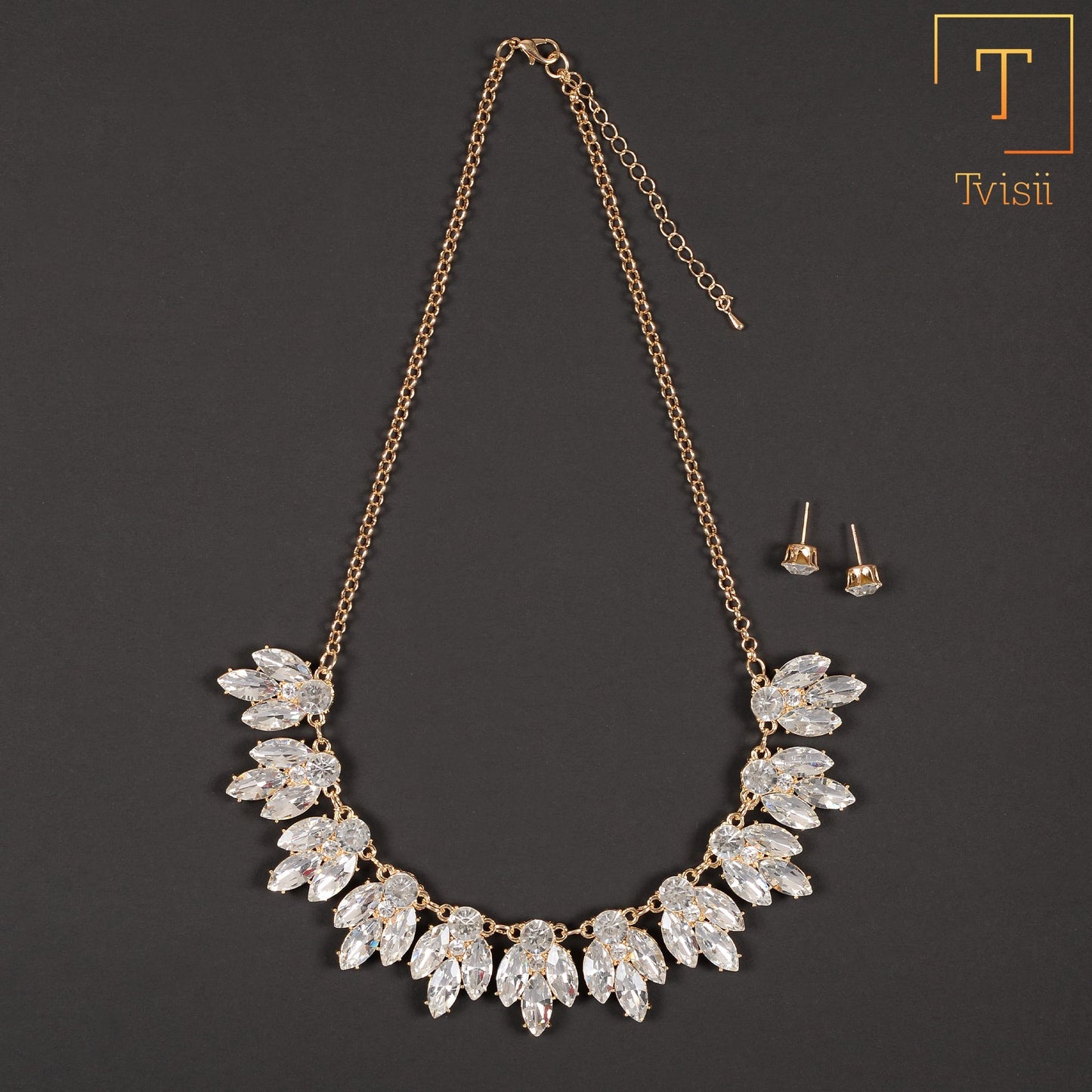 Queen’s Aura- Stone studded Statement Neckpiece