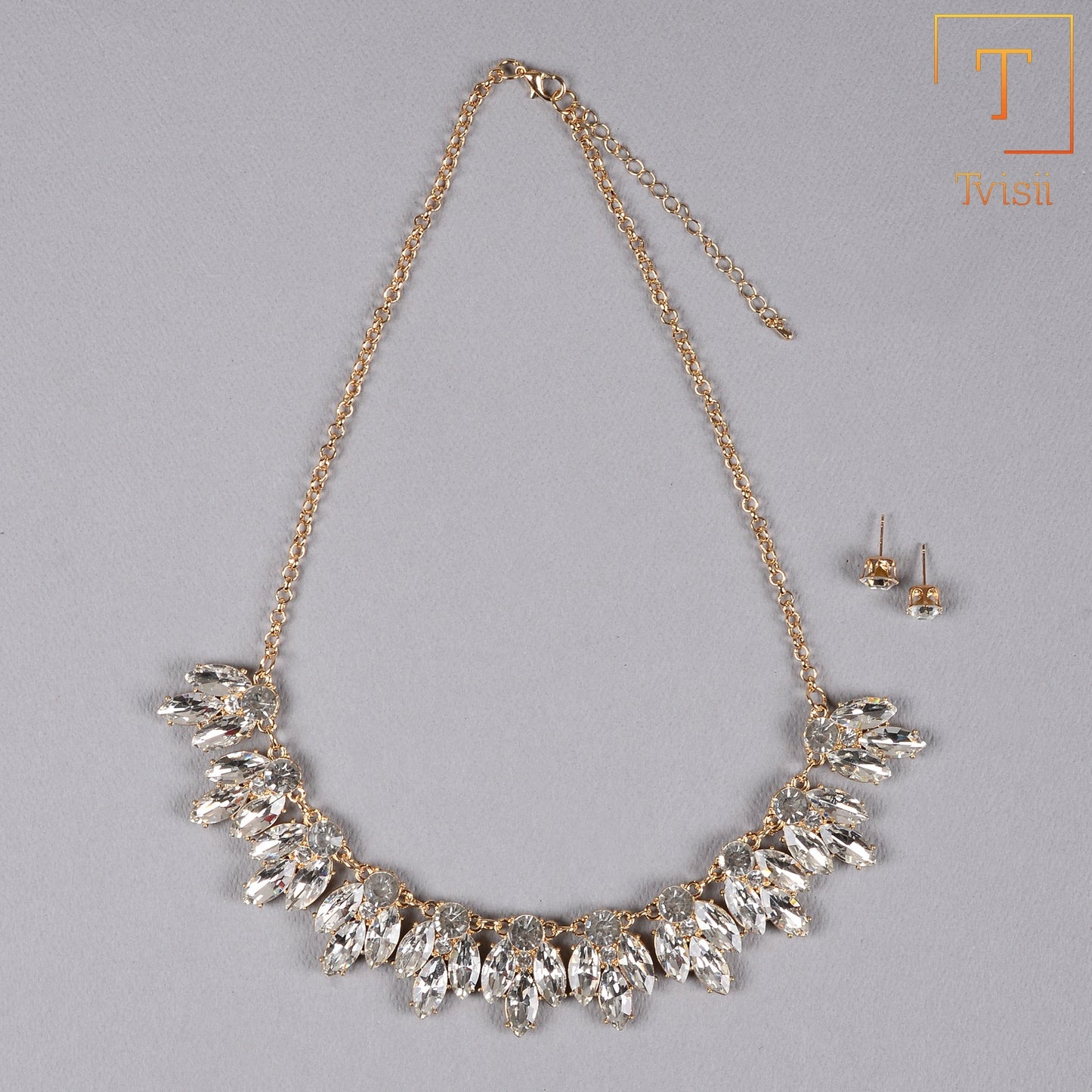 Queen’s Aura- Stone studded Statement Neckpiece