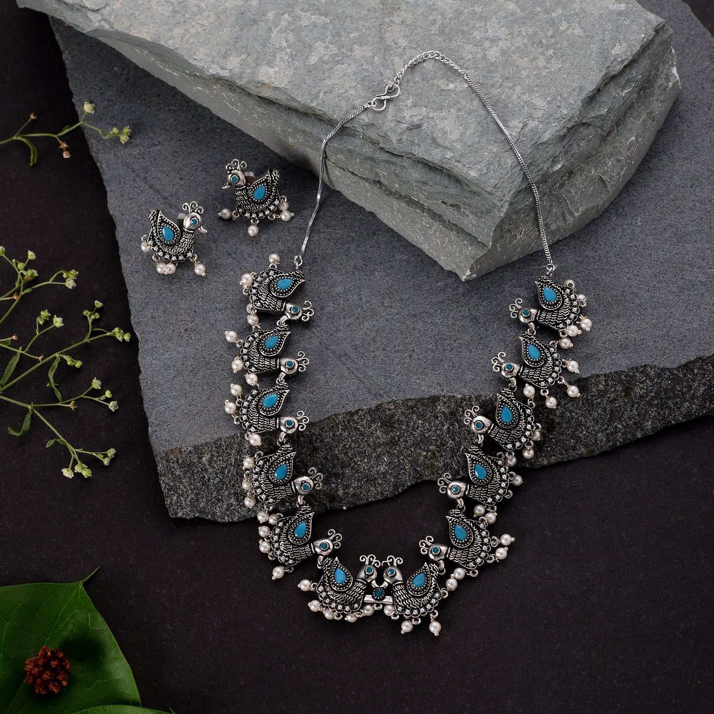 Shobhita – Silver-Toned Brass Necklace Set