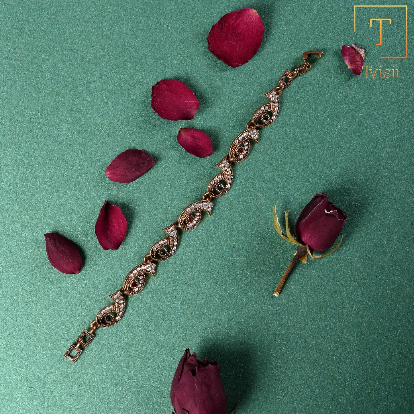 Refined Line- Sleek golden bracelet