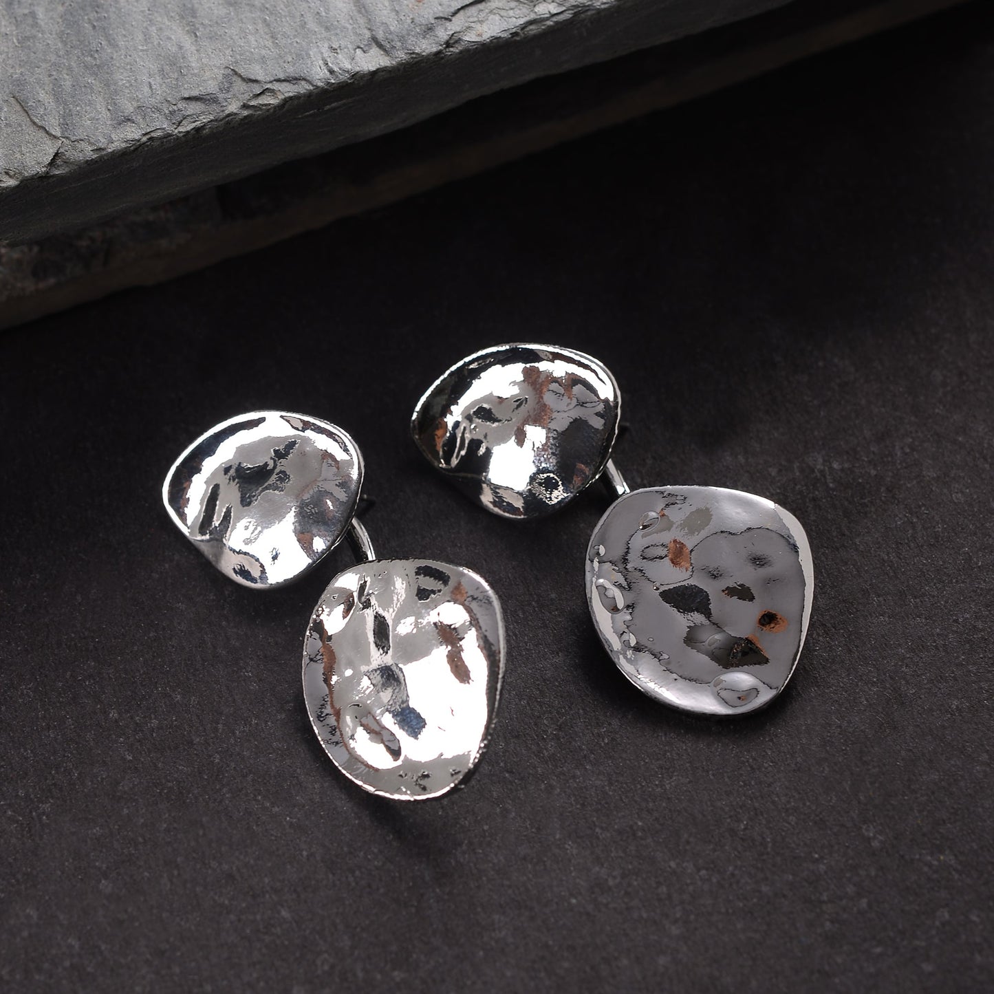 Lume edge- Metallic dangler earrings