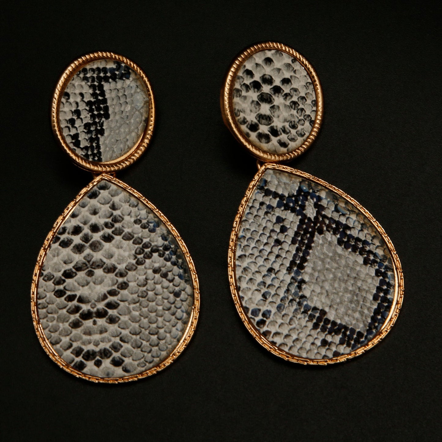 sleek scales- Animal print Dngler earrings
